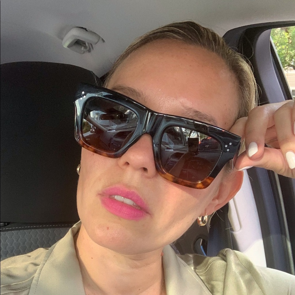 Meet your Posher, Amelia